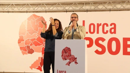 Los secretarios generales del PSOE en Lorca y en la Región, Isabel Casalduero y Francisco Lucas