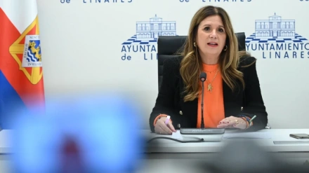 La alcaldesa Auxi del Olmo presenta en Herrera en COPE las IV Jornadas de Novela Histórica que reunirán en la ciudad a autores de primer nivel como Santiago Posteguillo o Elvira Roca