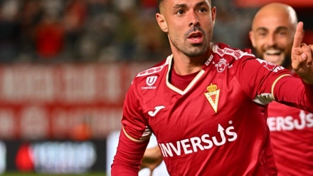 Álvaro Bustos marcó su primer gol de chilena