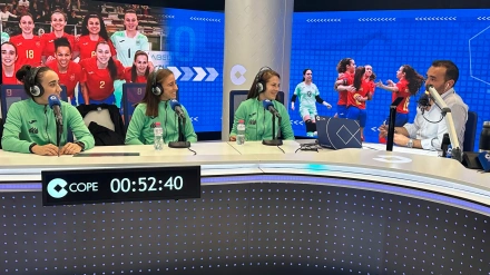Vane Sotelo, Irene Samper y Peque, junto a Juanma Castaño en El Partidazo de COPE