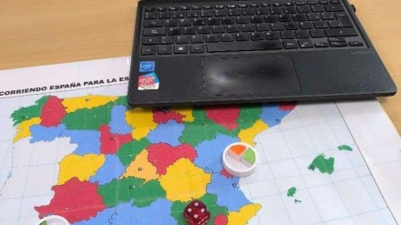 Un profesor crea un Trivial para enseñar Geografía