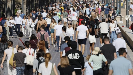 Aspecto del paseo marítimo de la playa de Las Arenas de Valencia a principios de noviembre