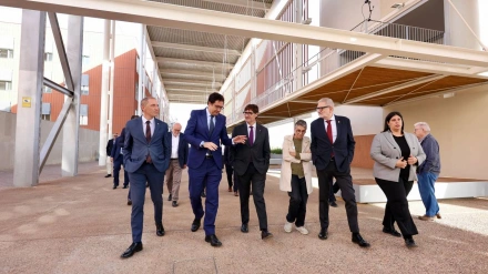 José Crespín, Óscar López, Salvador Illa i Fèlix Larrosa durant la inauguració del nou edifici de l'Hospital Arnau de Vilanova de Lleida