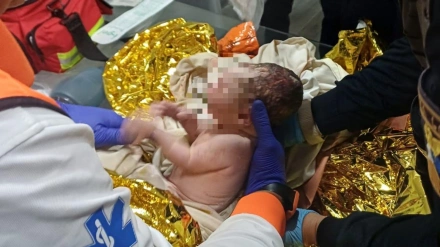 Paco, el bebé que nació en la puerta de su casa