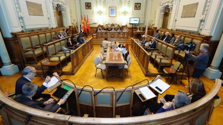 Pleno extraordinario solicitado por el PSOE para cuestionar la gestión del alcalde de Valladolid, Jesús Julio Carnero