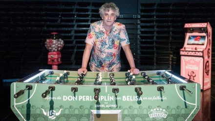 Álex Peña y el futbolín