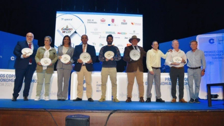 Gala A Cuerpo de Rey