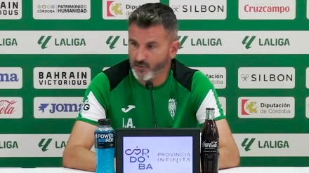 Iván Ania, entrenador del Córdoba, en una rueda de prensa como local