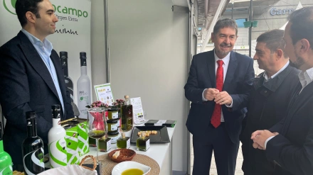 El oro líquido de Jaén seduce a Fuenlabrada en la Fiesta del Primer Aceite