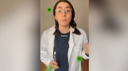 Carolina, bióloga, en el vídeo