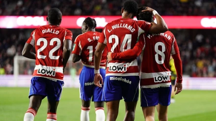 Protagonistas de la victoria del Granada frente al Zaragoza