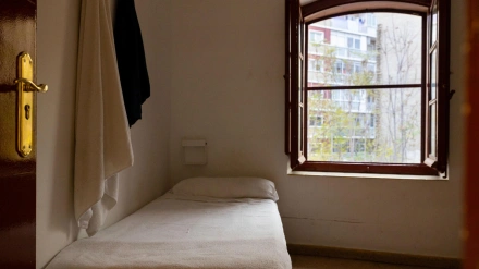 Interior de una de las habitaciones del albergue municipal de Zaragoza