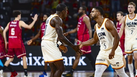 UCAM Murcia arrasa en Lleida con Ennis y DeJulius como líderes