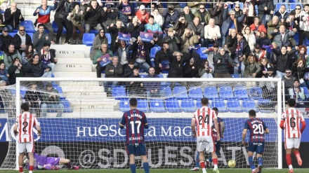 Sielva adelanta al Huesca de penalti frente al Sporting