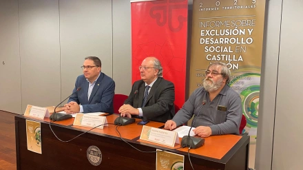 Presentación del Informe sobre Exclusión y Desarrollo Social en Castilla y León, elaborado por la Fundación Foessa. Participan el presidente del CES de Castilla y León, Enrique Cabero, el presidente de Cáritas Castilla y León, Guenther E. Boelhoff, y el miembro del Comité Técnico de la Fundación Foessa, Pedro Fuentes.
