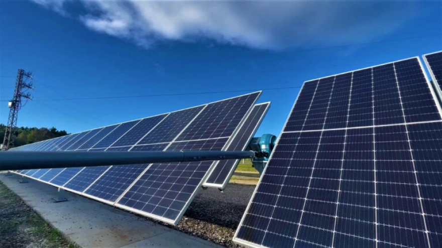 Placas solares fabricadas en la planta de Gonvarri, en Corvera