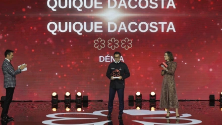 La Guía Roja ha reconocido su trabajo en mentoría formando equipos, la ardua labor divulgación y su visión singular de la gastronomía, a la que logra elevar a la categoría de arte