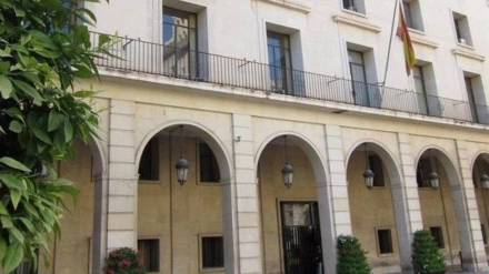 La Audiencia Provincial de Alicante ha condenado al octogenario a cinco años de cárcel.