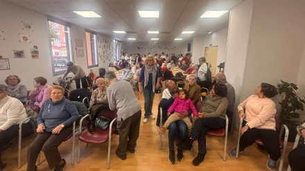 Participantes del amagüestu del Centro Social de Ventanielles