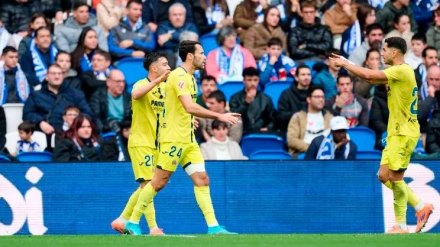 Los jugadores del Villarreal celebran el gol del Ayoze Pérez para abrir el marcador.