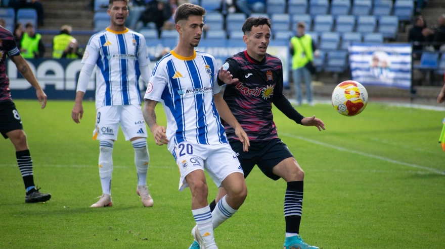 Momento del partido entre el Águilas FC y el Recreativo de Huelva