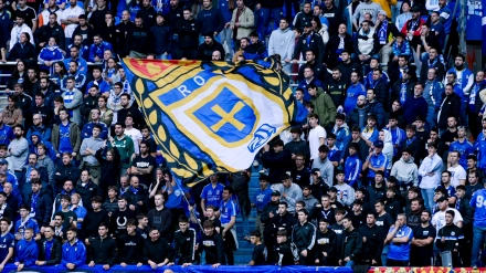La afición del Oviedo en el Carlos Tartiere