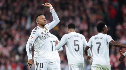 Kylian Mbappé del Real Madrid CF celebra un gol durante la Liga española, LaLiga EA Sports, partido de fútbol disputado entre el Athletic Club de Bilbao y el Real Madrid en San Mamés