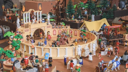 Mérida revive su historia con un monumental Belén de Playmobil de 3.000 figuras