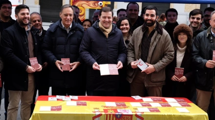 Alfonso Fernández Mañueco, presidente de la Junta de Castilla y León, conmemora en Salamanca el Día de la Constitución