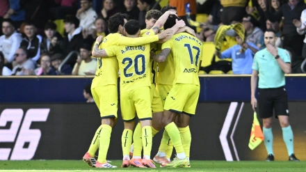 Buchanan celebra el gol con sus compañeros, en el Villarreal - Getafe