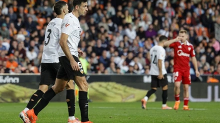 Tárrega, tras marcarse el gol en propia puerta en el Valencia-Sevilla