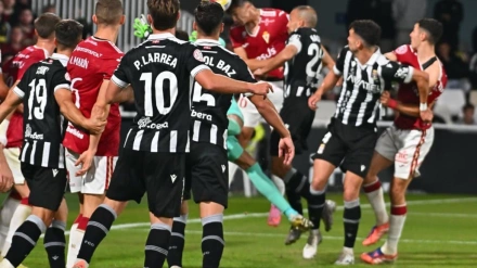 Héctor Pérez se estrenó como goleador