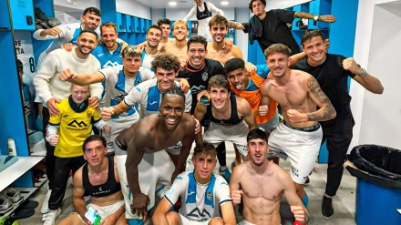 La plantilla del At.Baleares celebra el último triunfo