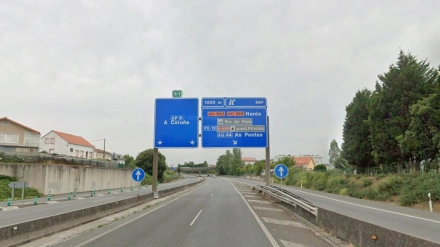 Señalización en la autopista AP-9F con salida 34