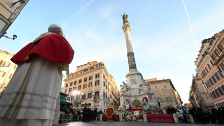 El Papa León XIV durante su homenaje a la Inmaculada en la Plaza de España