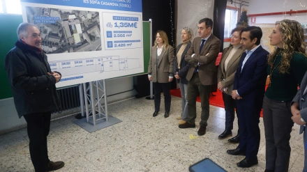 Visitas al IES Sofía Casanova para presentar la actuación