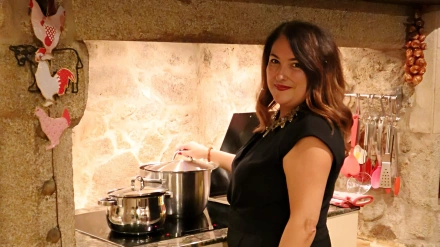 Marta Cerdido en la cocina de su casa