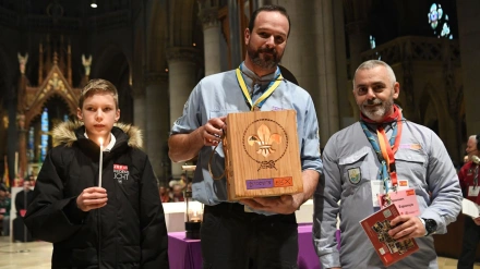 Scouts asturianos recogen la Luz de la Paz en Austria