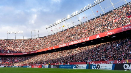 Las gradas del Sánchez Pizjuán repletas durante el Sevilla - Betis