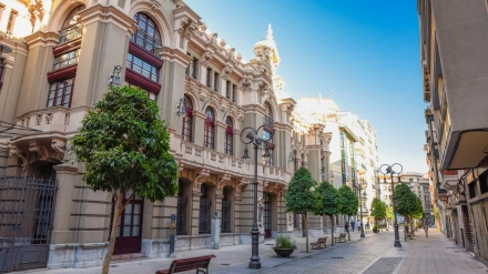 Una imagen de la fachada del Teatro Palacio Valdés
