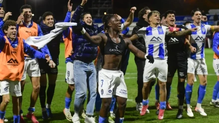 Los jugadores del At Baleares tras eliminar al Espanyol