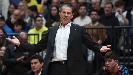 Pedro Martínez, entrenador del Valencia Basket, durante el partido contra el Maccabi Tel Aviv