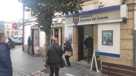 22/12/2020 La Administración de Loterías número 1 de Villaviciosa, donde el cuarto premio del Sorteo de Lotería de Navidad 2020 ha repartido 3 millones de euros.SOCIEDAD