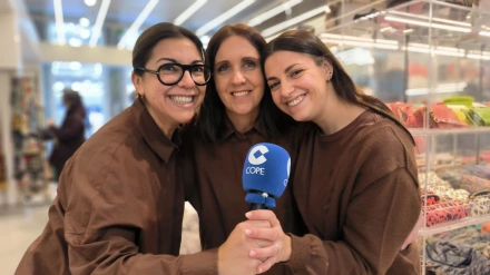 Empleadas de Bimba y Lola en la tienda de Urzáiz (Vigo)