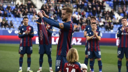 Pulido en su partido 300 con el Huesca