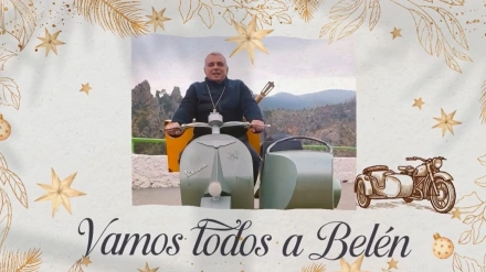 El Obispo de Albacete se sube al Sidecar de película para felicitar a todos la Navidad