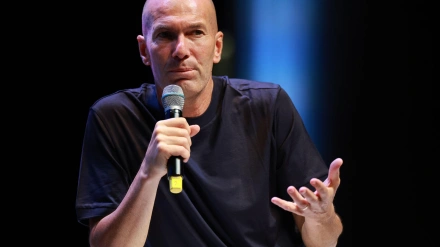 La leyenda del fútbol francés Zinedine Zidane