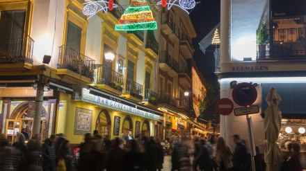 Calles de Sevilla en Navidad, imagen de archivo