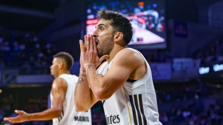Campazzo se lamenta durante un partido del Real Madrid en la Euroliga