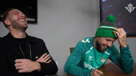 El Betis ha querido celebrar el Día de los Inocentes gastando una broma a Pablo Fornals.